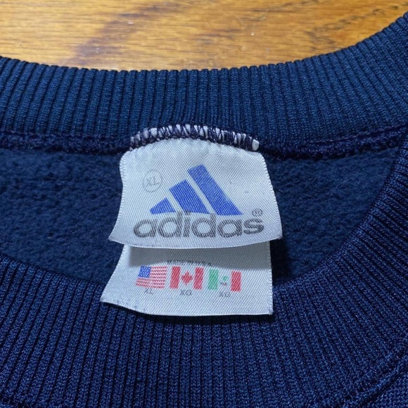 Vintage Adidas embroidered crewneck sweatshirt - Picture 2 of 4